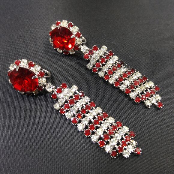 Red & Clear Long Rhinestone Earrings, Dangle , 1960s Vintage Jewelry - Picture 7 of 10